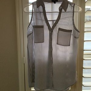 Sleeveless colored button dress shirt